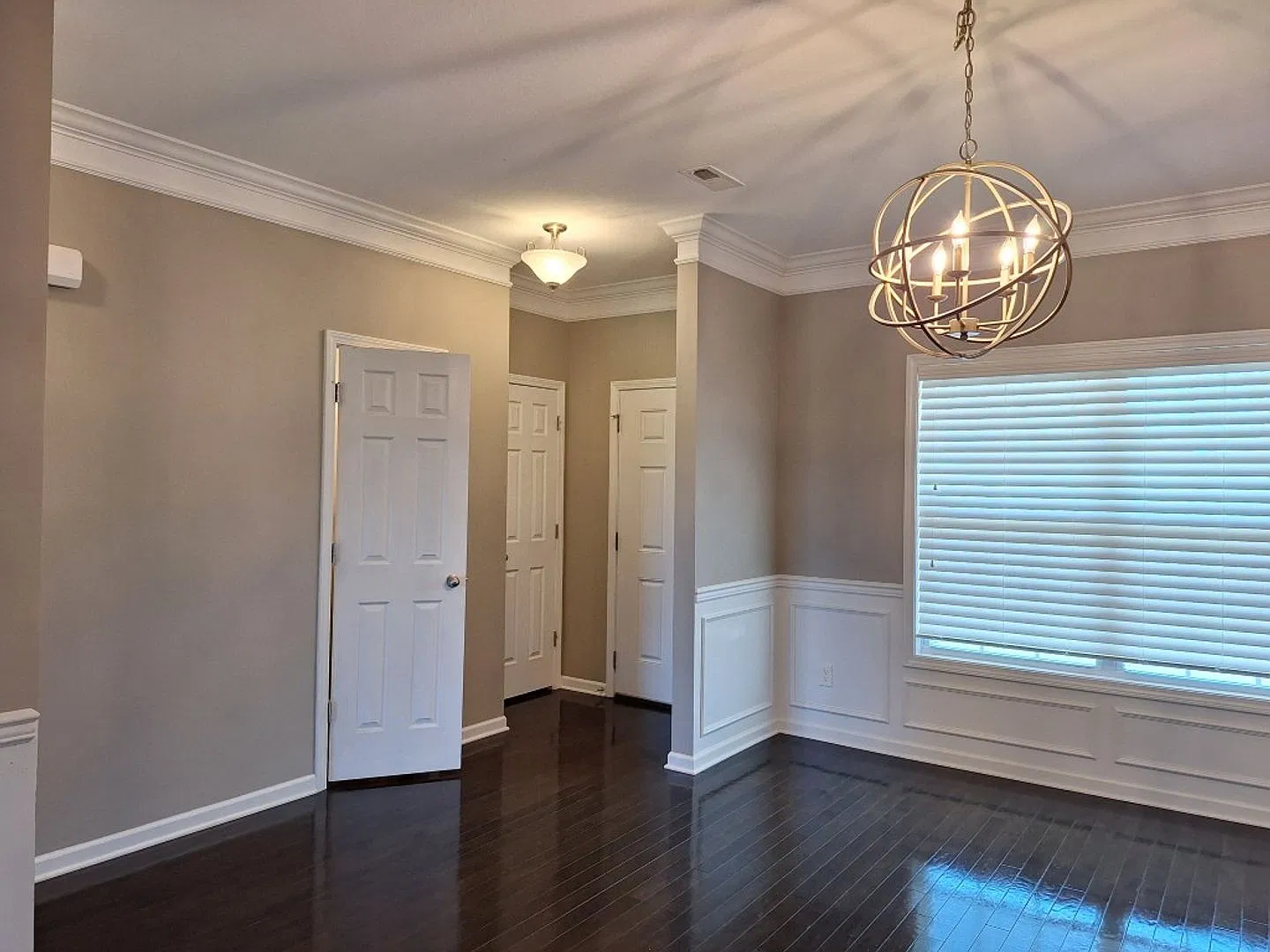 Two Story located near Knoxville and Mascot — Photo 3