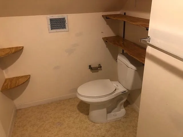 Bathroom on the second floor