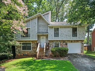 1069 Glasgow Dr NW, Lilburn, GA 30047