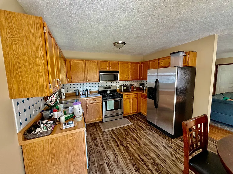 2832 Rutherford Dr — Photo 2