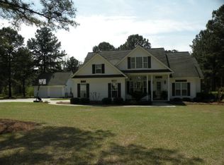 566 Drake Dr, Douglas, GA 31535