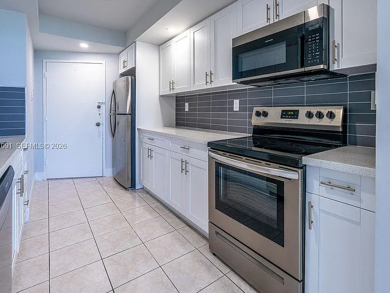 5401 Collins Ave #919 — Photo 10