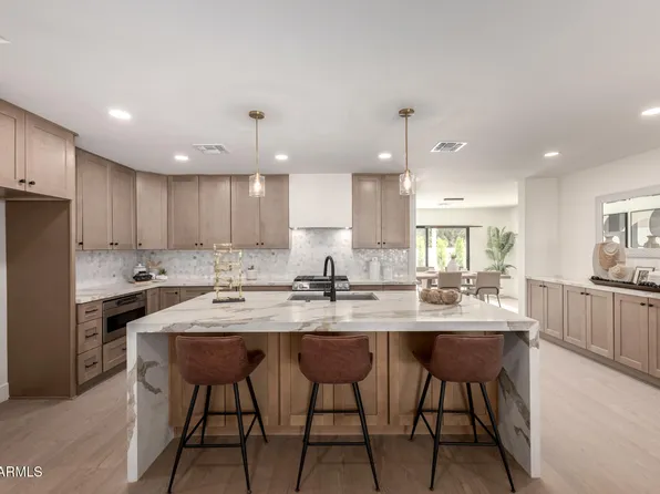 2825 E CAMPBELL Avenue, Phoenix, AZ 85016