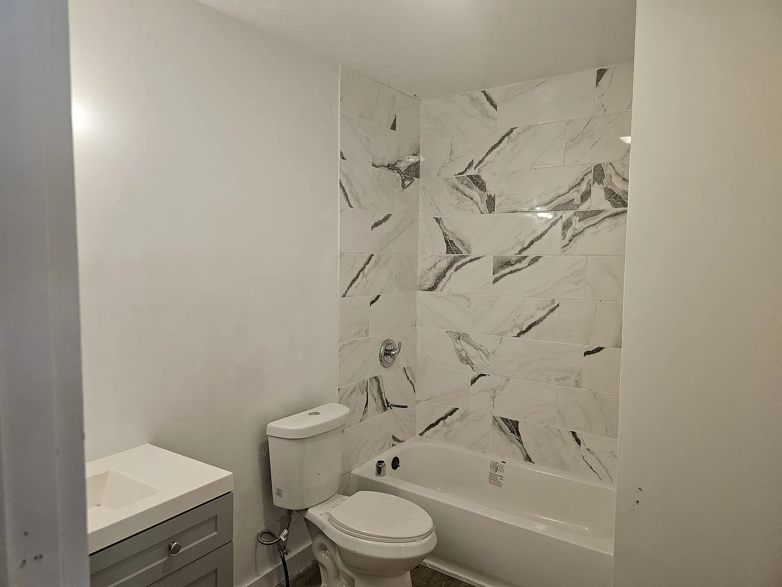 1835 W Washington St — Photo 4