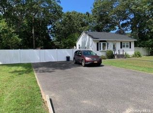 180 Avenue C, Holbrook, NY 11741