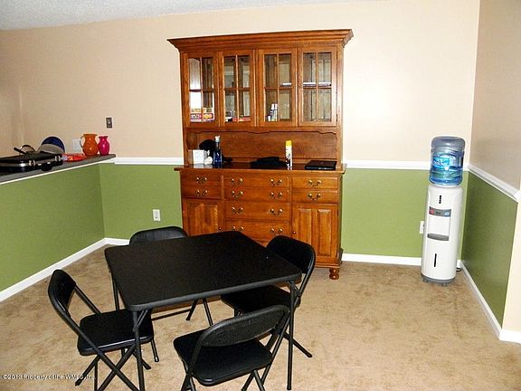 4th image of 404 Westgate Cir