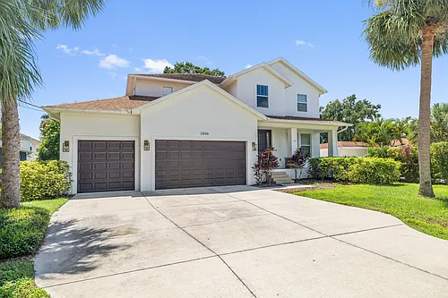2806 Sanders Dr Photo 1
