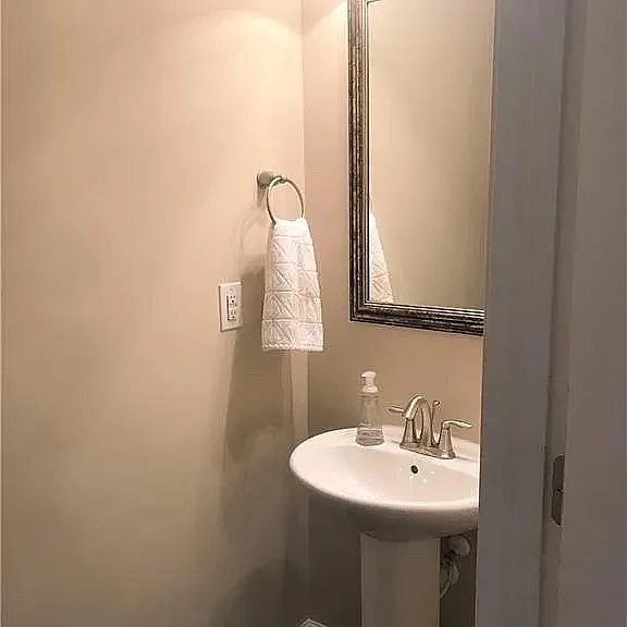 1055 Hampton Oaks Dr — Photo 20