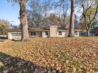 2618 S Luster Ave, Springfield, MO 65804