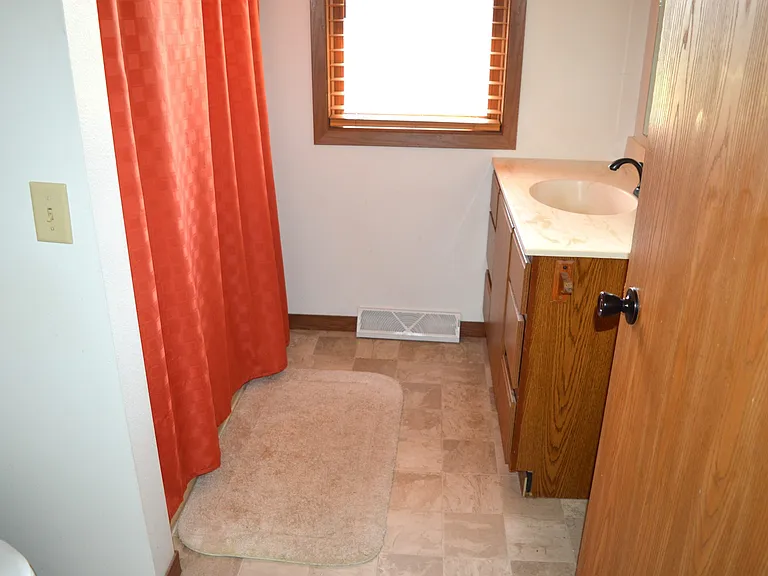419 Dallas St — Photo 13
