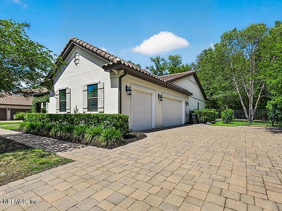 3rd image of 129 VILLA SOVANA Court