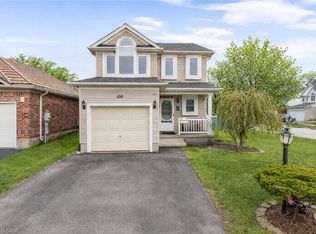 135 Veronica Dr, Kitchener, ON