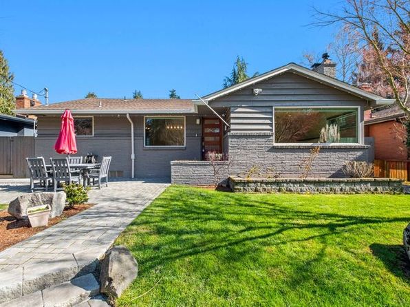 7722 Fauntleroy Way SW