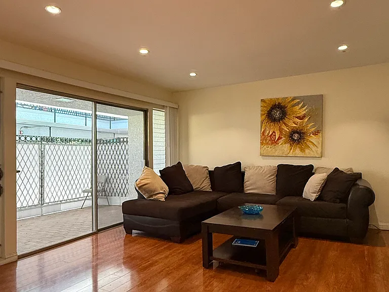 4950 Louise Ave #105 — Photo 7
