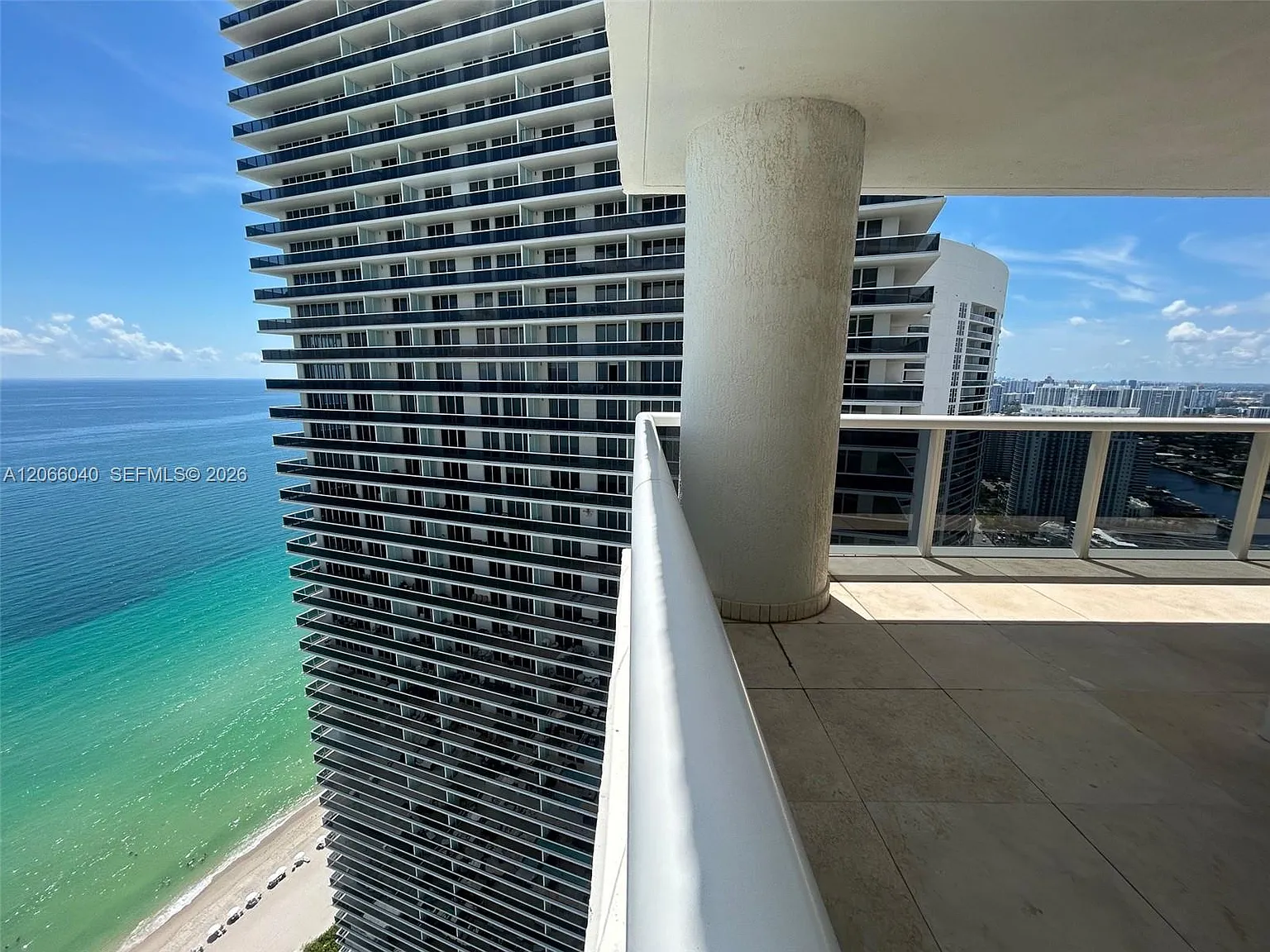 Beach Club Three Condo — Photo 3