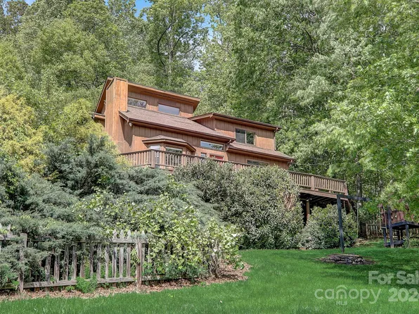 22 Thistle Ln, Waynesville, NC 28786