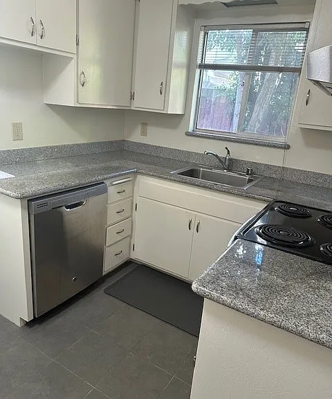 1221 Floribunda Ave #2 — Photo 4