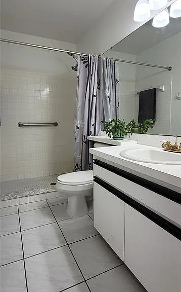 2320 Oak Park Way #204 — Photo 8