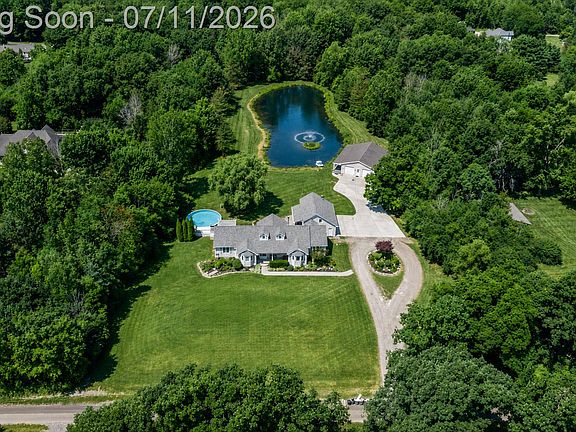3rd image of 2120 Montague Rd