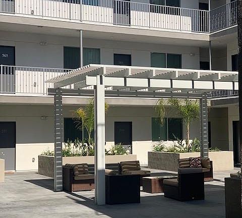 4th image of 14333 Roscoe Blvd #313