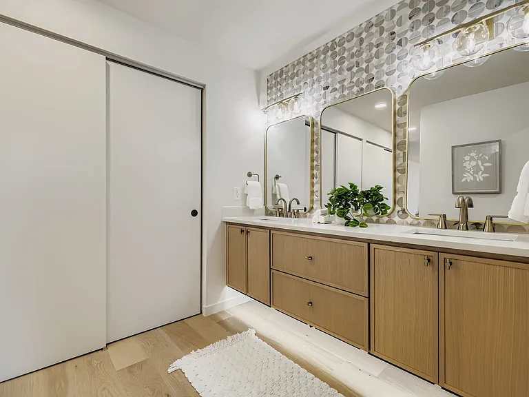 14208 NE 2nd Pl — Photo 10