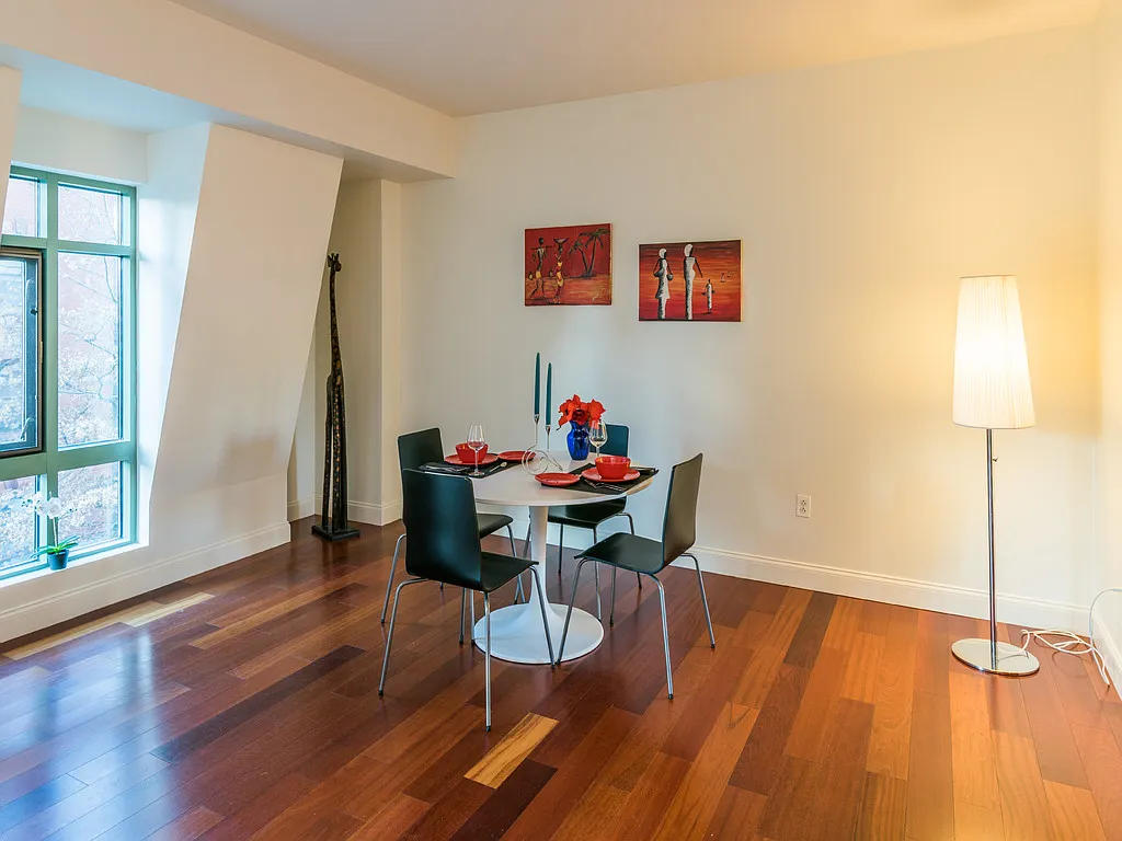 3 bed, 2.5 bath, 1600 sqft, $6,200 — Photo 1