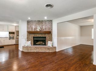 321 Arcadia St, Hurst, TX 76053