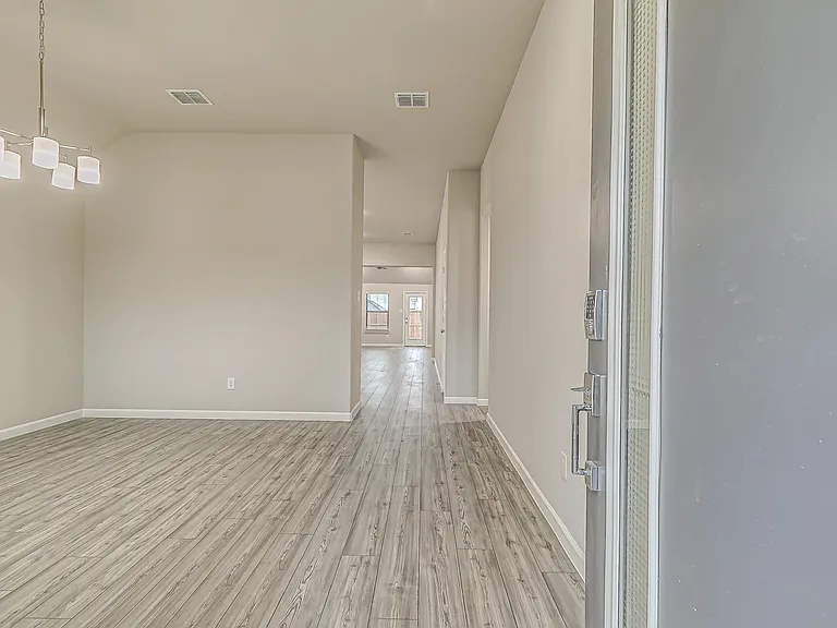 2419 Rocky Mountain Dr — Photo 10