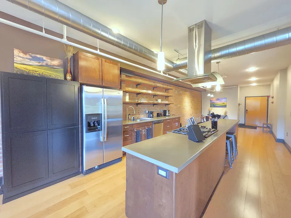 401 W 1st Ave #2
