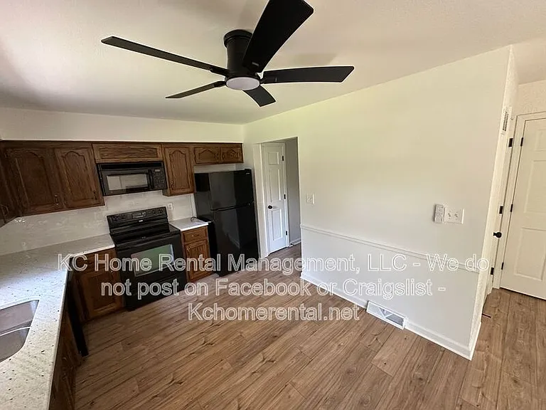 3870 SW Harbor Dr — Photo 6