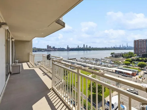 1055 River Rd APT 1014, Edgewater, NJ 07020