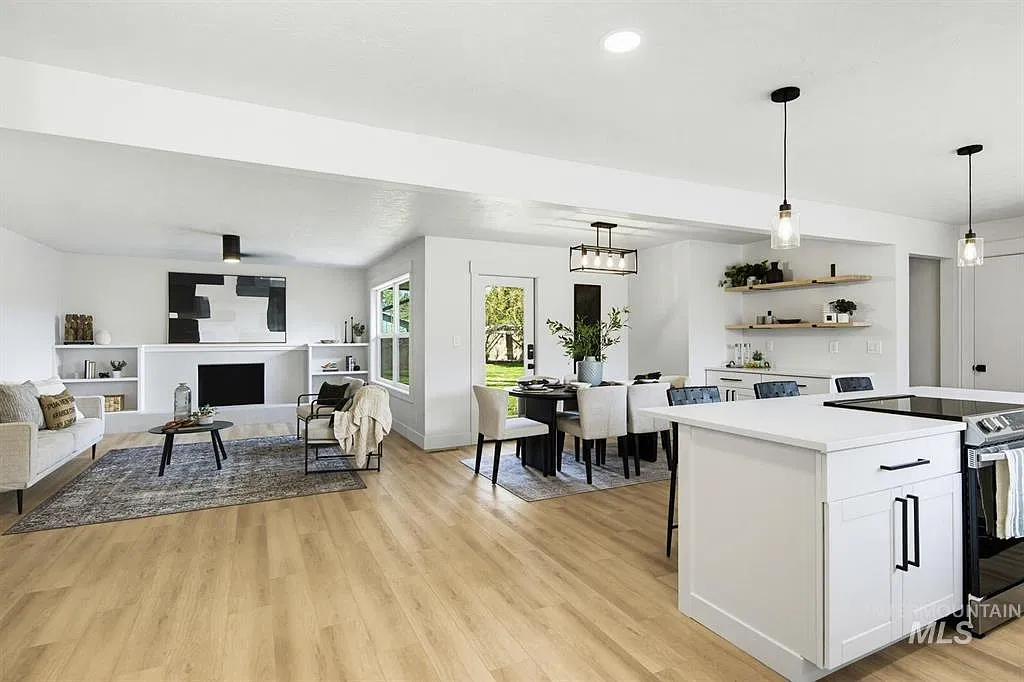 5 bed, 2604 sqft, $2,400 — Photo 3