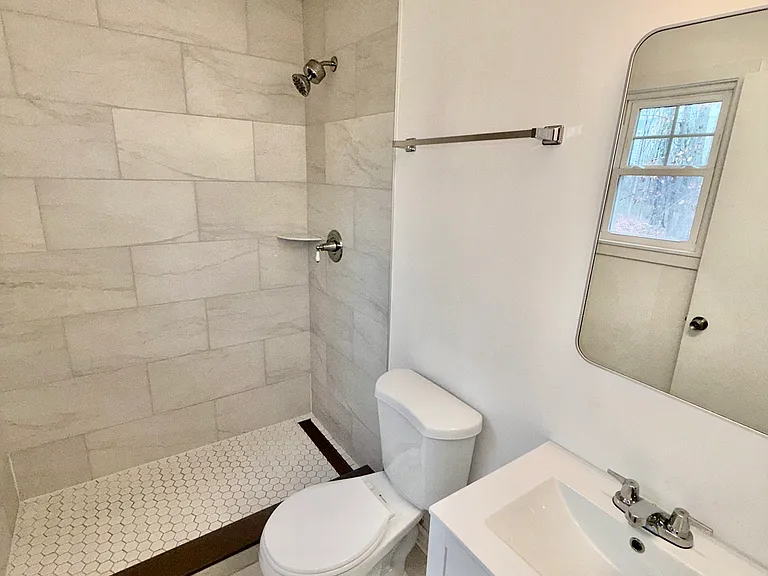 2082 Lenoa Ln — Photo 14