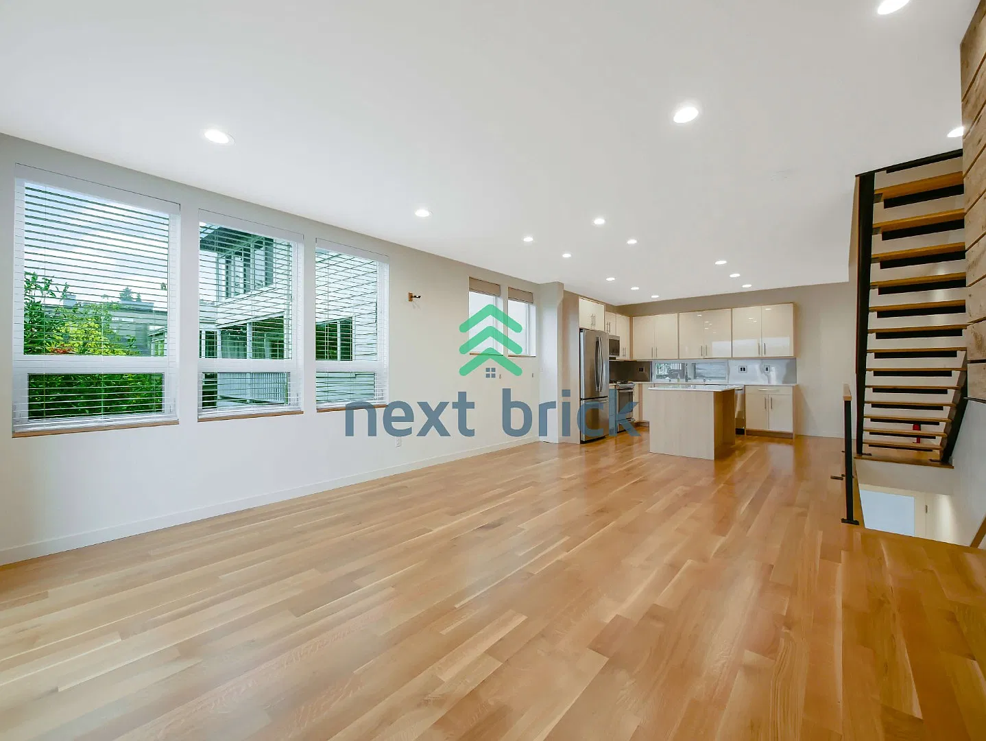 "Spacious 3-Bedroom Townhouse at 2043 13th Ave W, Seattle Modern Living with 2 Full Baths & 1423 ... — Photo 3