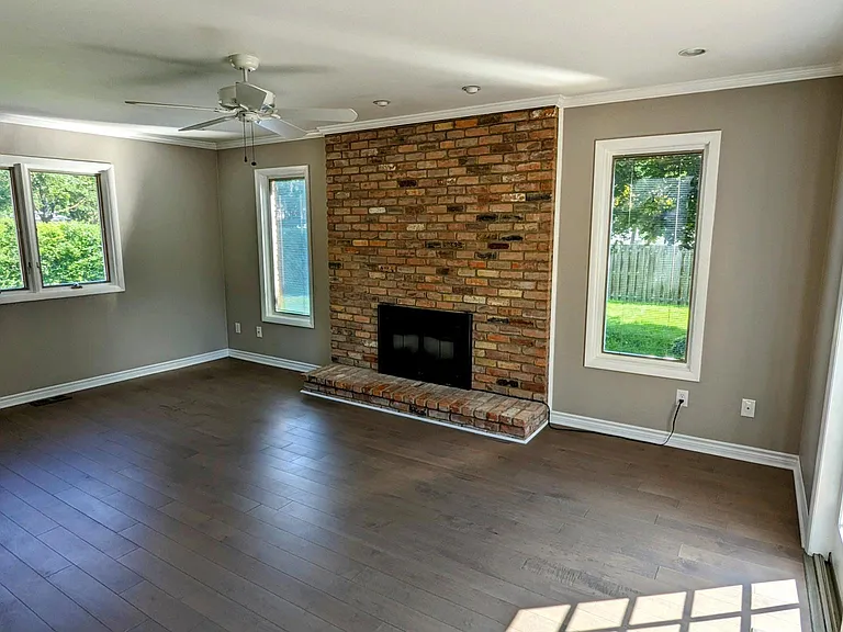 4676 Fairmont Dr — Photo 11