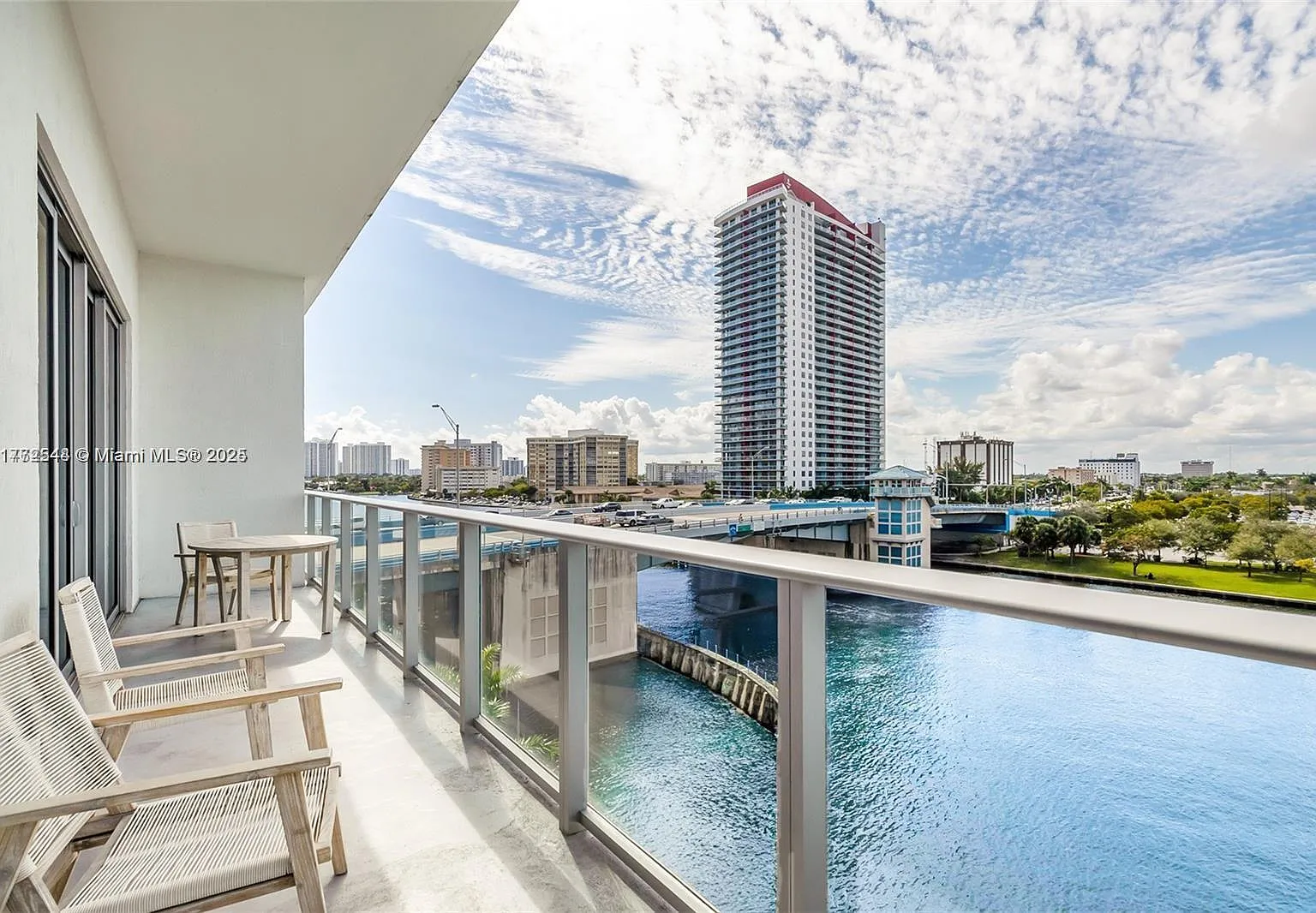 4010 South Ocean Condo — Photo 2
