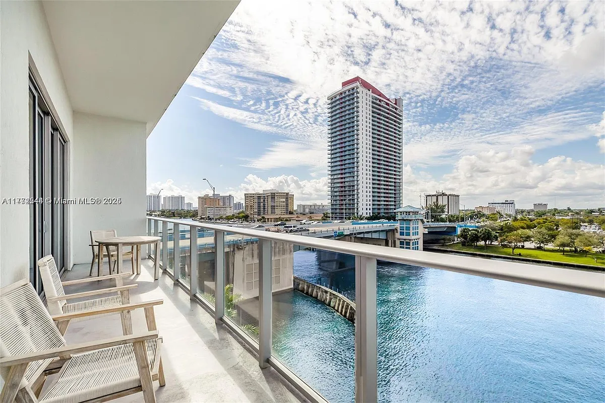 Building Photo - 4010 S Ocean Dr #R406