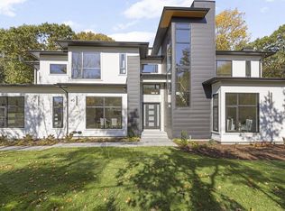 40 Winchester Dr, Lexington, MA 02420