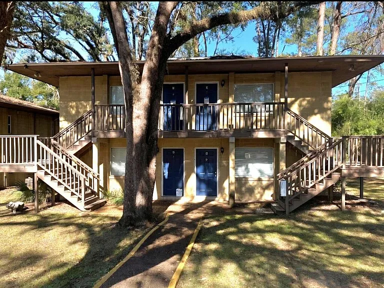 2303 Columbia Ct #D — Photo 6