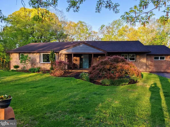128 Mark Dr, Pottstown, PA 19465