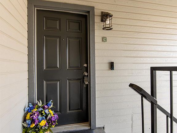 2nd image of 3925 Dale Rd APT C