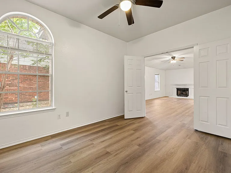 903 Luke Ln — Photo 29