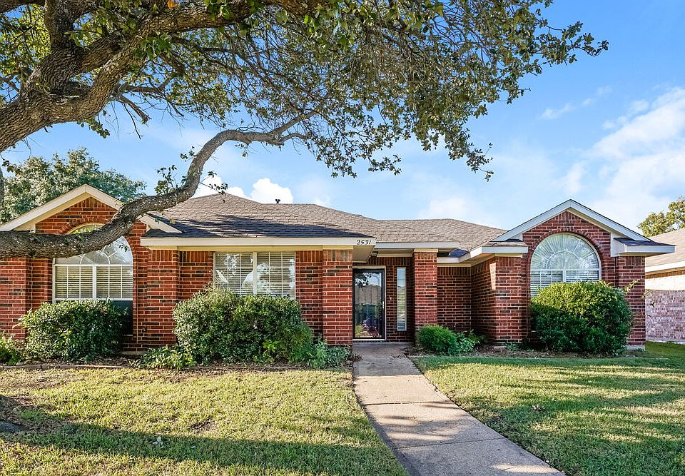 1st image of 2531 Palisades Pl