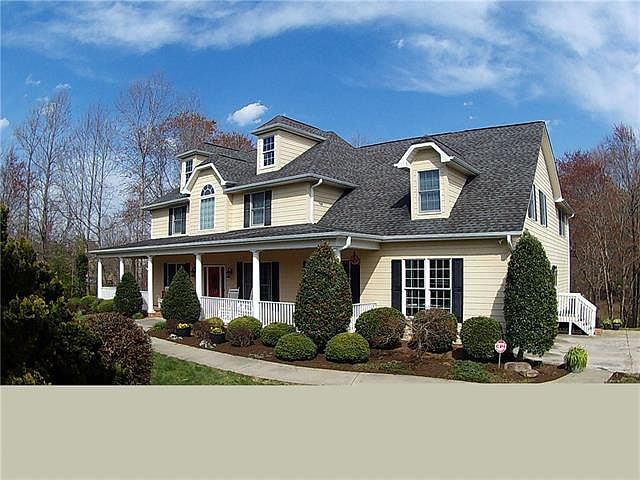 1st image of 3045 44th Avenue Dr NE