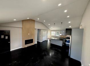 15 Hall St, Ansonia, CT 06401