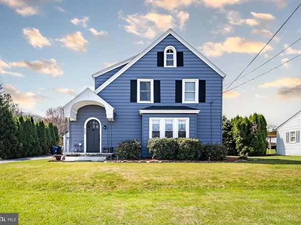 806 Delta Rd, Red Lion, PA 17356