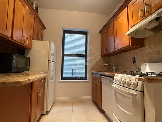 Rented by Red Sparrow Realty Group | media 9