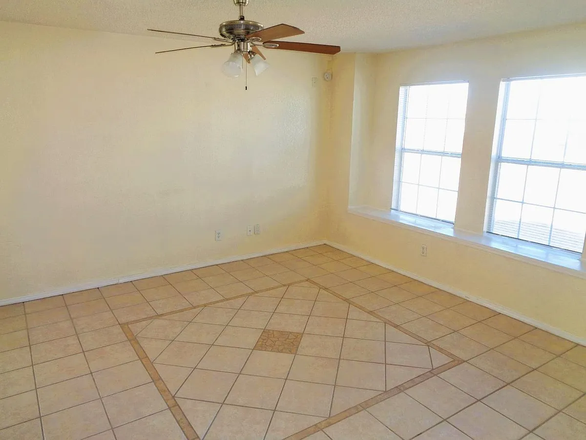 Building Photo - 12348 Tierra Humeda Dr