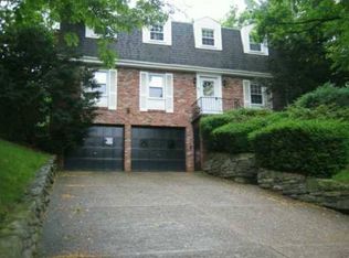 43 Swallow Hill Rd, Carnegie, PA 15106