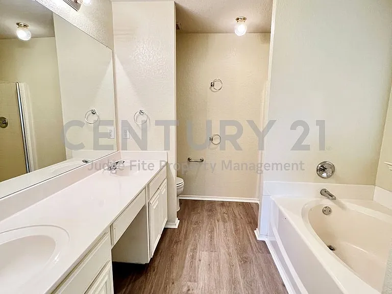 1103 Savage Dr — Photo 9